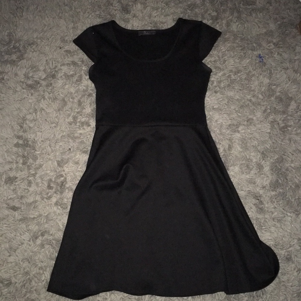 Medium black dress